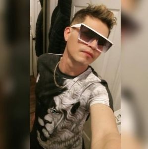 Meet your Posher, Erick l.